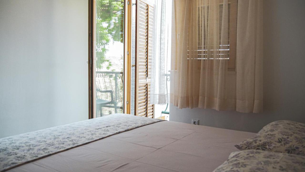 Fully Renovated One Bedroom Apartment With A Seaview - A Sevid Eksteriør bilde
