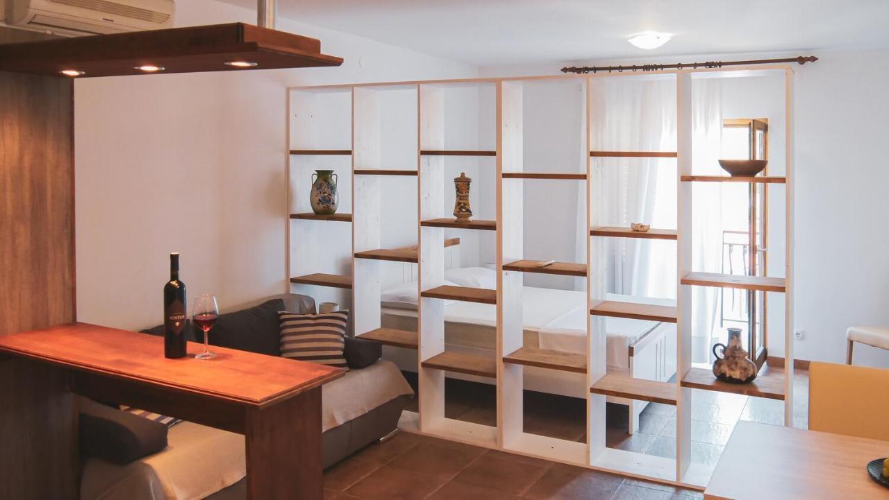Fully Renovated One Bedroom Apartment With A Seaview - A Sevid Eksteriør bilde