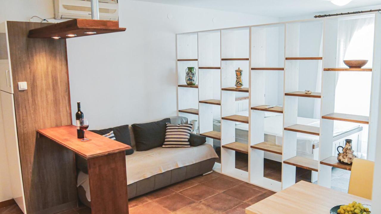 Fully Renovated One Bedroom Apartment With A Seaview - A Sevid Eksteriør bilde